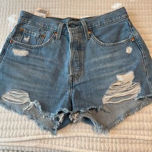 Levi’s 501 shorts size 27
